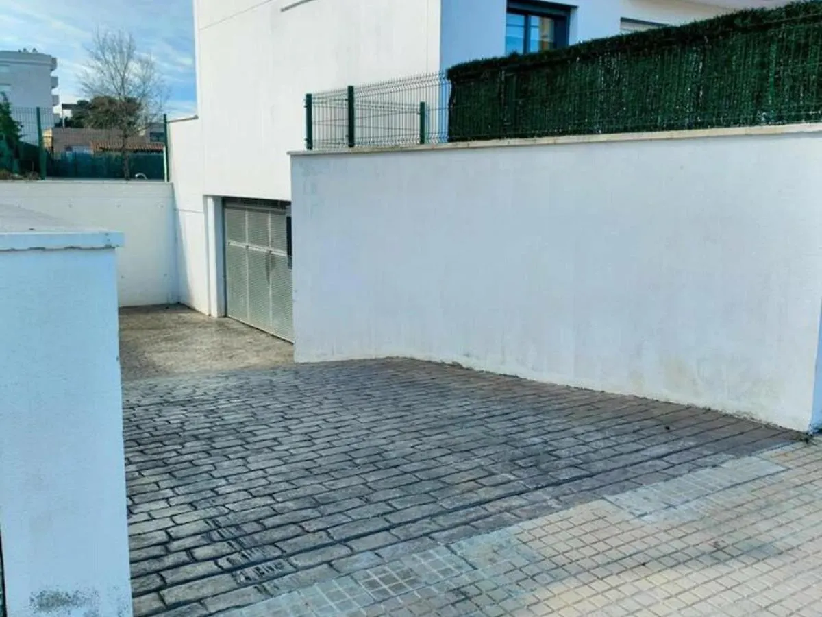 Planta Baja Con Piscina Y Parking En Miami Playa, Cerca Del Mar - Es-9-155 Διαμέρισμα